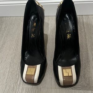 Vero Cuoio Black and Brown Heels with Gold Accent LAMB